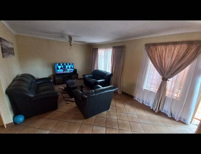 3 BEDROOM APARTMENT FOR SALE IN PHILIP NEL PARK